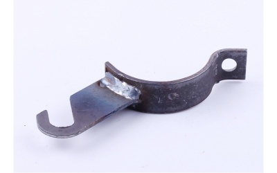 КРОНШТЕЙН ЧЕХЛА ПРИВОДНОГО ПЕРЕДНЕГО ВАЛА DONGFENG 240/244